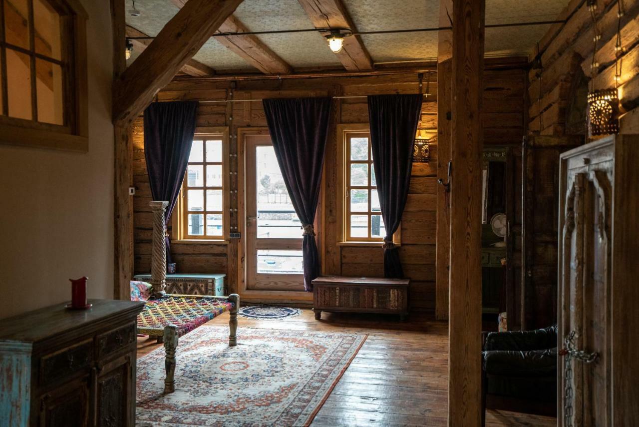 Fontaine Mansion Apartment Liepaja Exterior photo